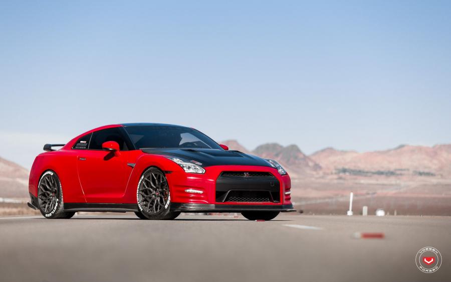  Nissan GT-R on Vossen Wheels (S17-01) 2017 года  (фото 4 из 8)